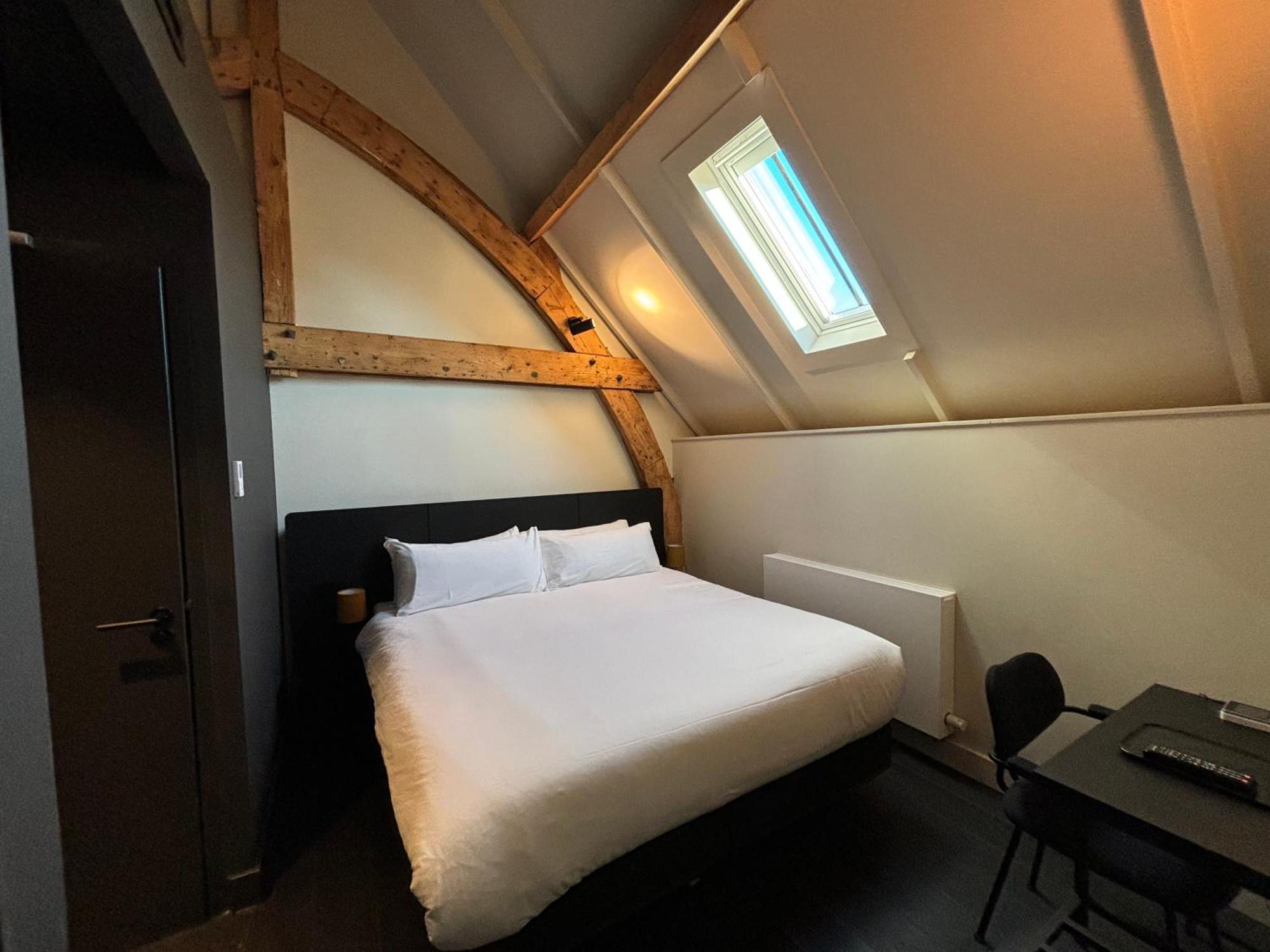 Kazerne Otel Eindhoven Oda fotoğraf